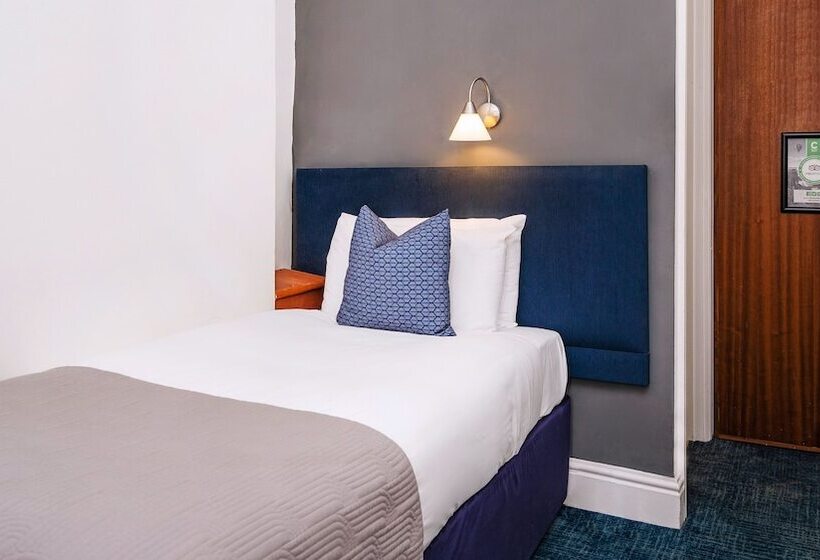 غرفة قياسية فردية, The Washington