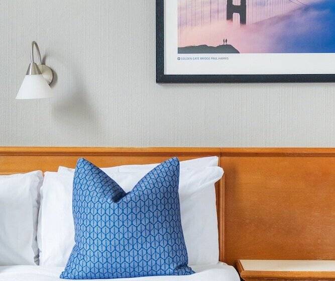 غرفة قياسية, The Washington