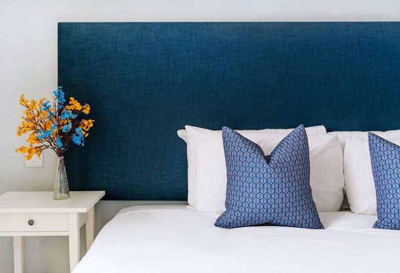 غرفة قياسية, The Washington