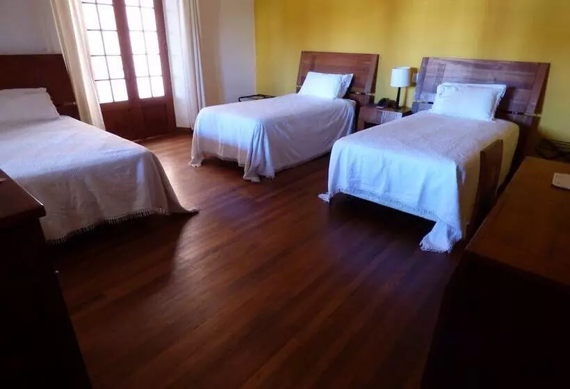 اتاق استاندارد سه نفره, Villa Antigua