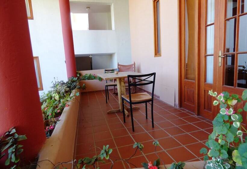 Полулюкс, Villa Antigua