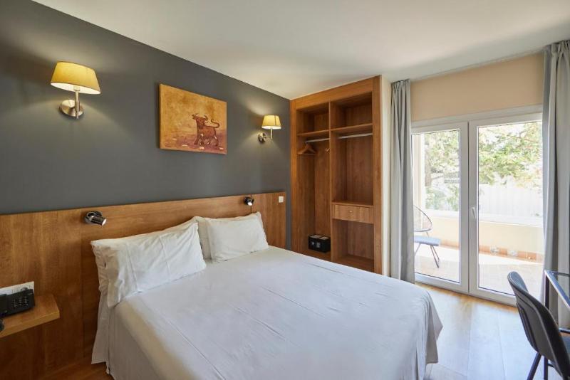 Полулюкс, Villa Antigua