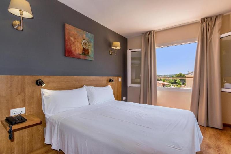 Полулюкс, Villa Antigua