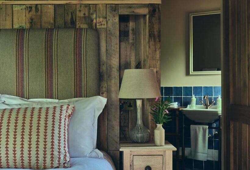 کلبه ییلاقی, Wildhive Callow Hall