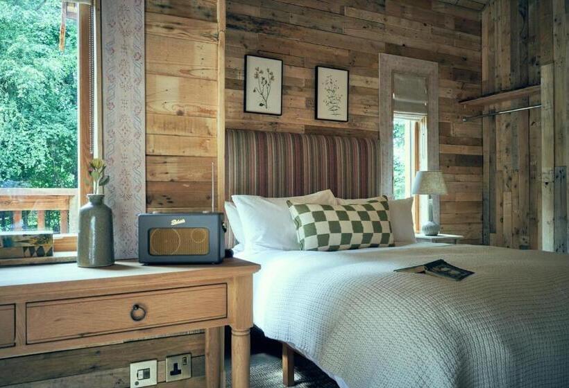 کلبه ییلاقی, Wildhive Callow Hall