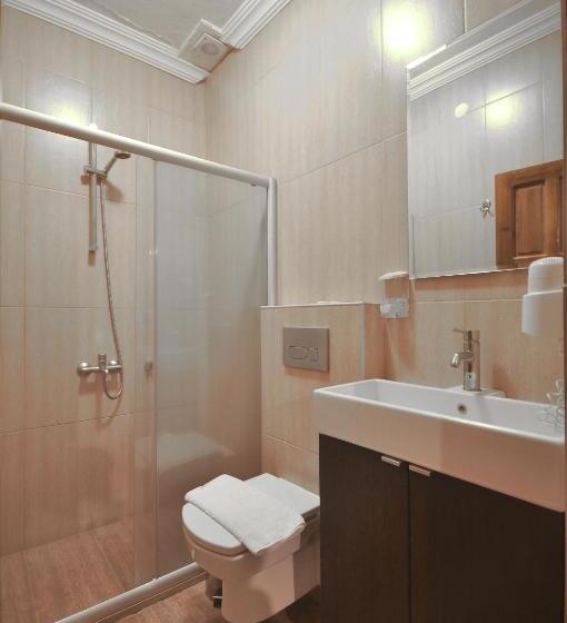 스탠다드 트리플 룸, Nomads Cave Hotel & Rooftop