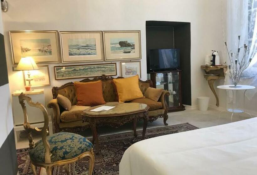 غرفة ديلوكس, Sanctus Syrus 4