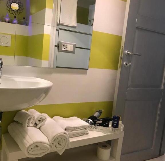 غرفة قياسية, Sanctus Syrus 4