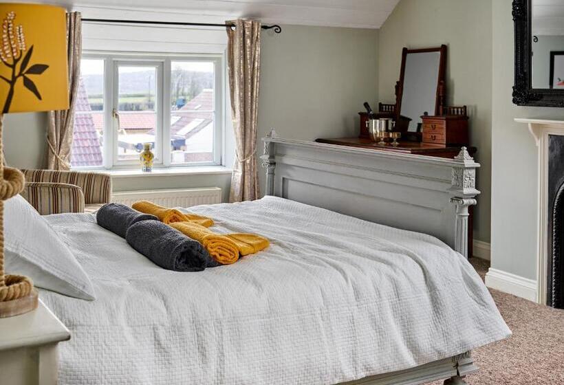 スーペリアースイート, The Martlet Inn