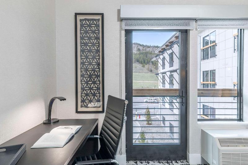 キングサイズベッドのスタンダードルーム, Cambria Hotel Copper Mountain