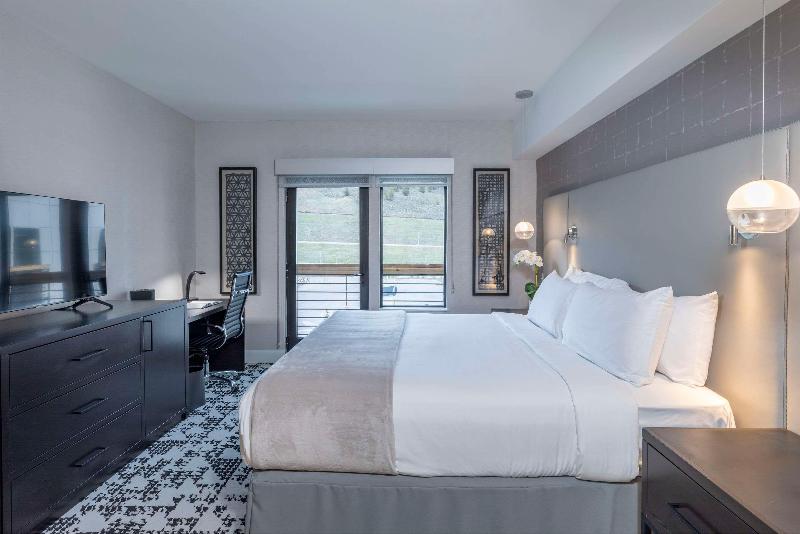 اتاق استاندارد با تخت بزرگ برای معلولان, Cambria Hotel Copper Mountain