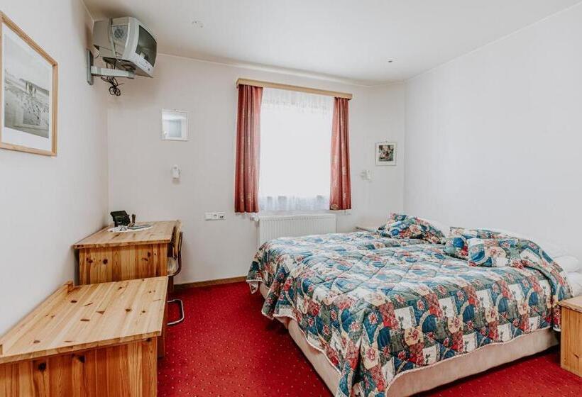 اتاق استاندارد, Narfastadir Guesthouse