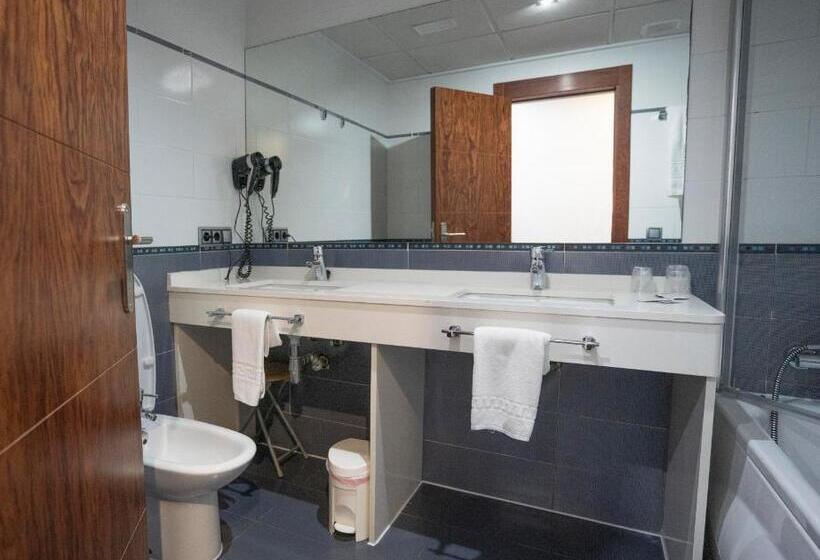 스탠다드 트리플 룸, Lluna