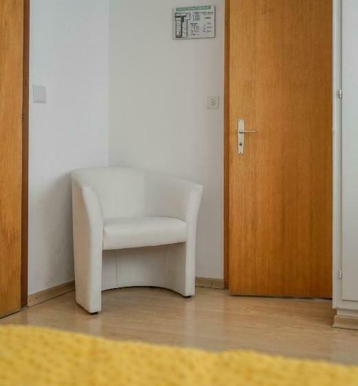 חדר סטנדרט יחיד עם מרפסת, Alpina