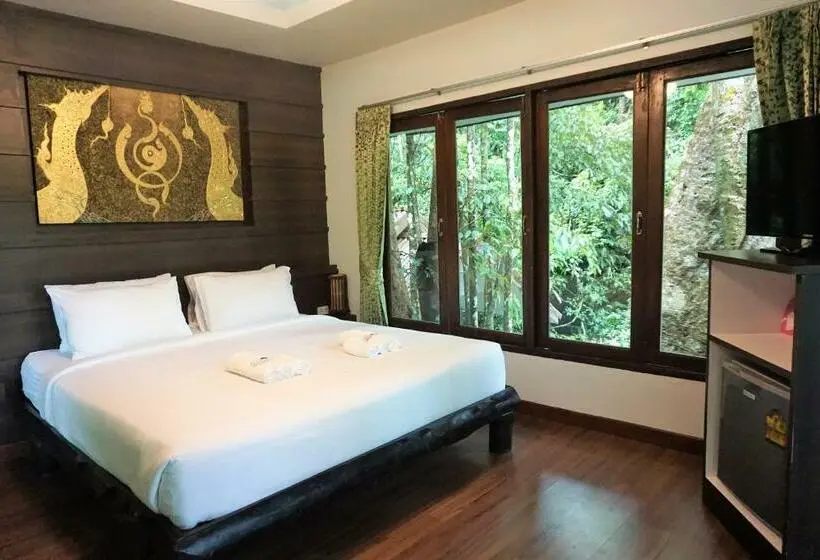 スタンダードバンガロー, Rock And Tree House Resort