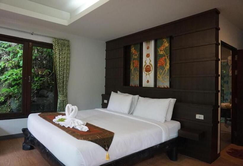 בונגלו משפחתי, Rock And Tree House Resort