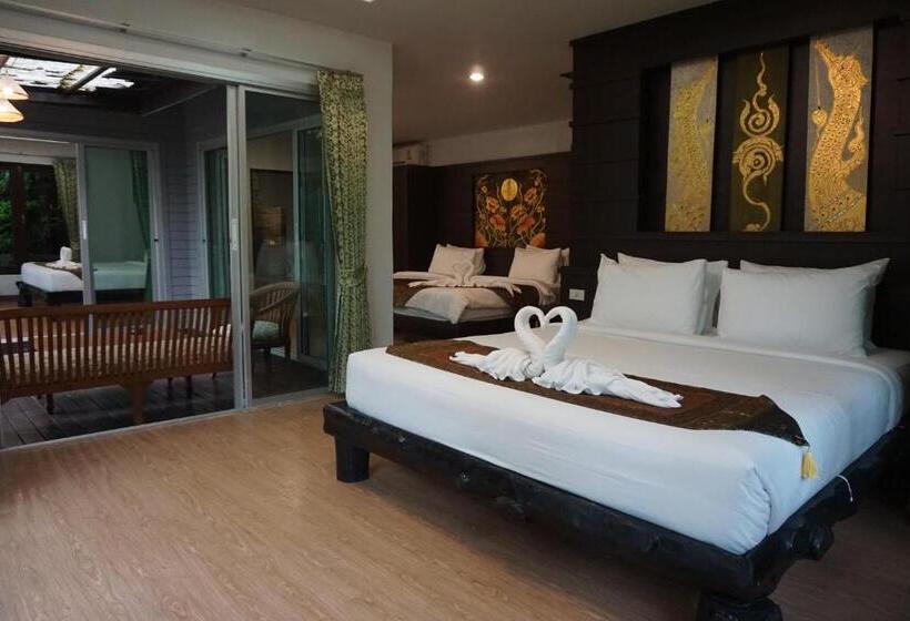 בונגלו משפחתי, Rock And Tree House Resort