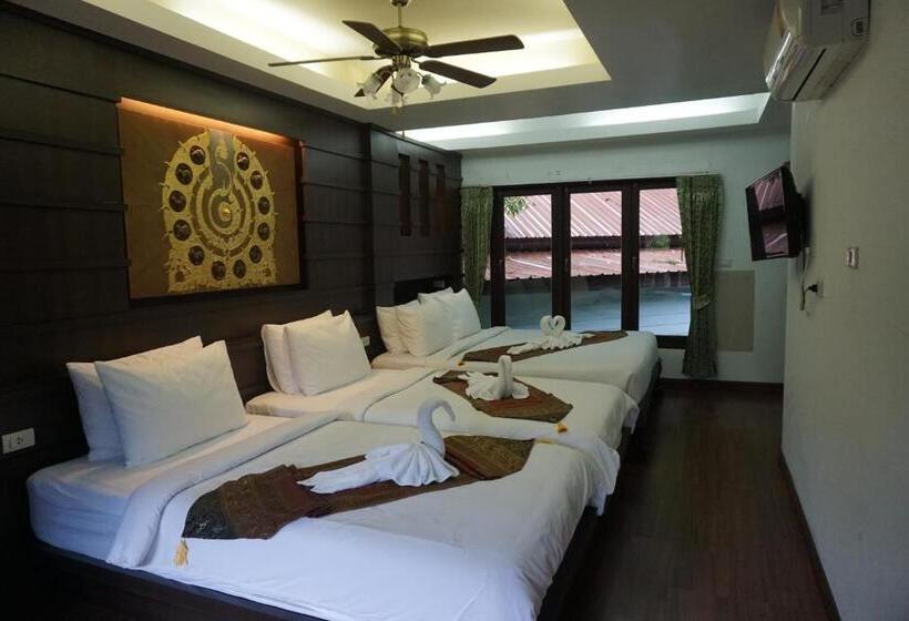 בונגלו משפחתי, Rock And Tree House Resort