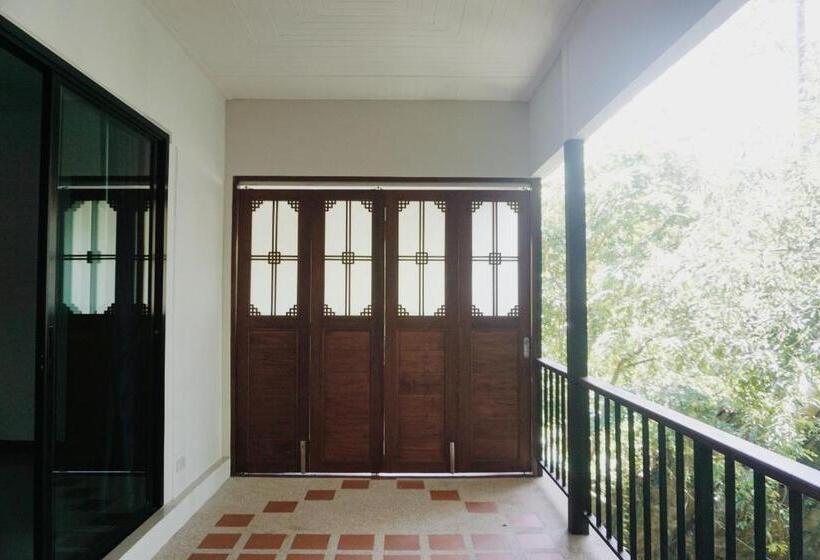 בקתה סטנדרטית, Rock And Tree House Resort