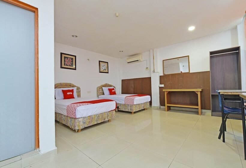 디럭스 룸, Sam Huat