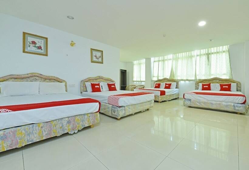 이그제큐티브 스위트, Sam Huat