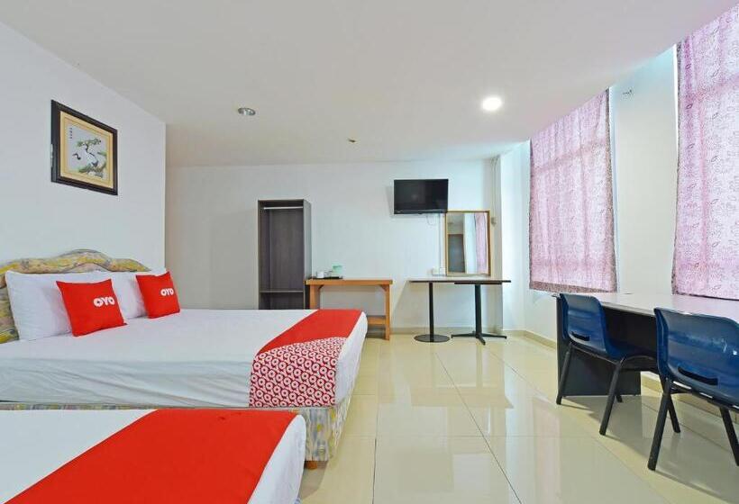 패밀리 스위트, Sam Huat