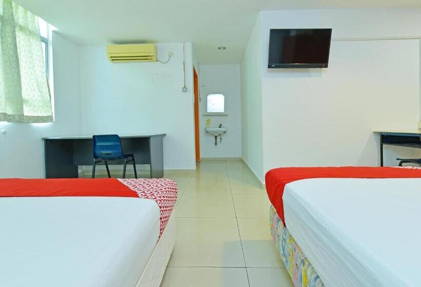 디럭스 트리플 룸, Sam Huat