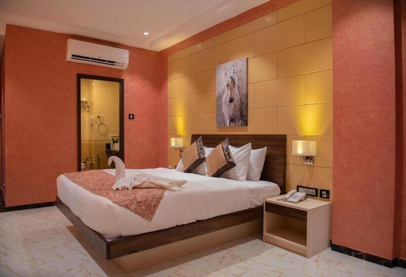 디럭스 룸, Sonia