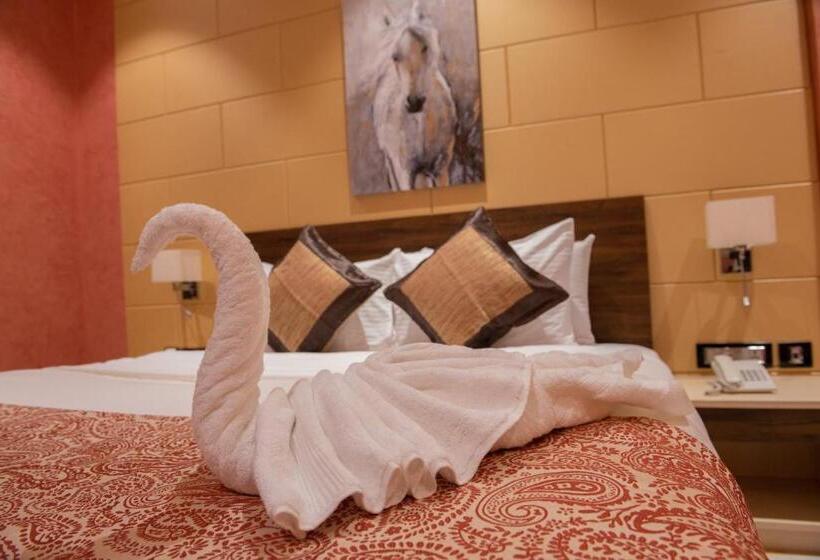 디럭스 스위트 킹 침대, Sonia