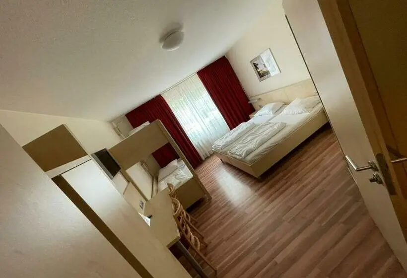 スタンダード４人部屋, Autohof Hotel Salzbergen