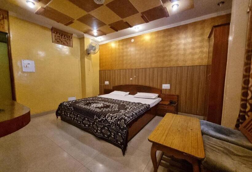 マウンテンビュースタンダードルーム, Daulat Regency