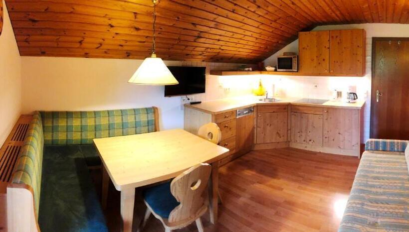 شقة غرفة واحدة, Greobenlehen