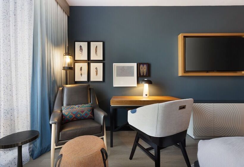 Номер Стандарт, Indigo Silverthorne, An Ihg