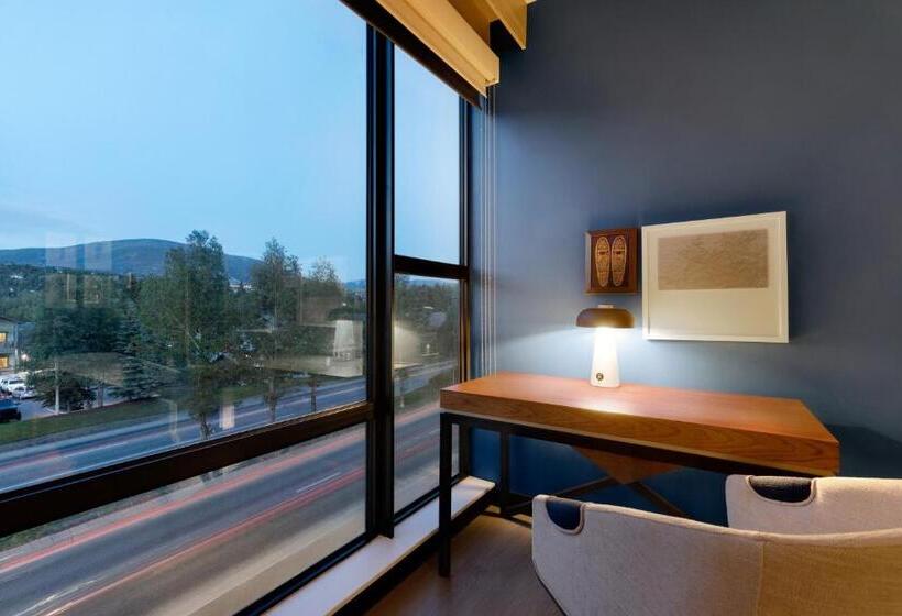 Люкс Кровать Кинг, Indigo Silverthorne, An Ihg