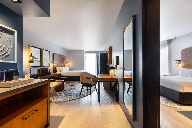 Люкс Кровать Кинг, Indigo Silverthorne, An Ihg