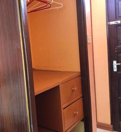 חדר אקונומי, Primeshade Guesthouse