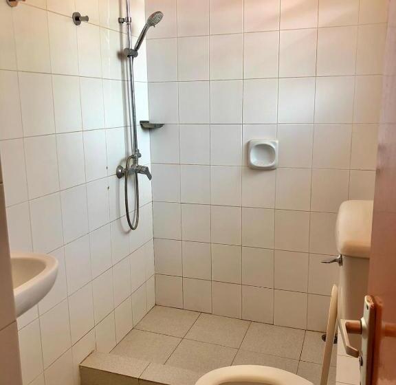 חדר אקונומי, Primeshade Guesthouse