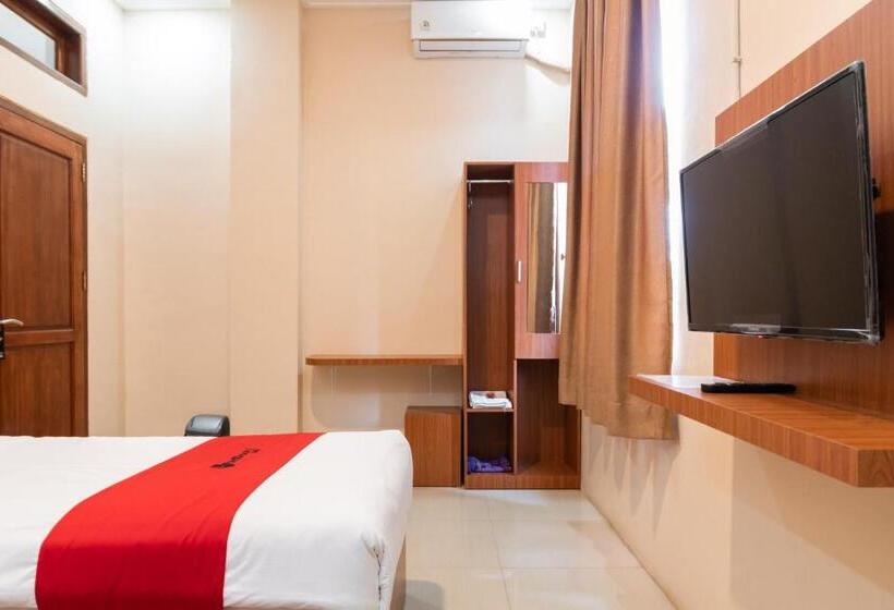Standard Room, Reddoorz Syariah Near Rs Mata Padang