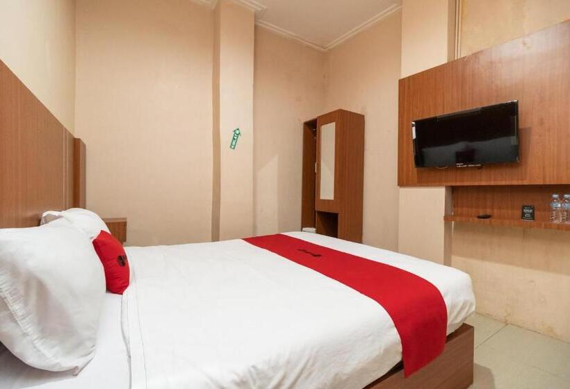 Suite, Reddoorz Syariah Near Rs Mata Padang