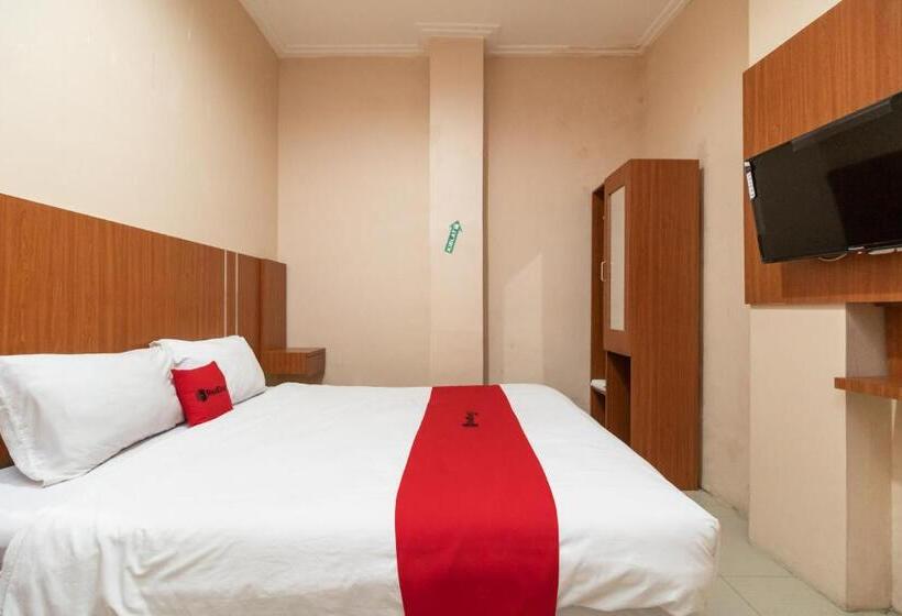 Suite, Reddoorz Syariah Near Rs Mata Padang