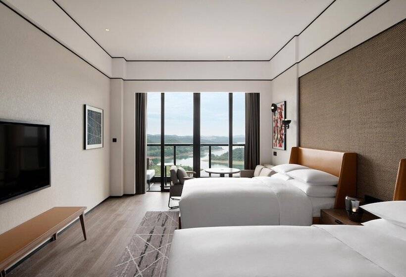 غرفة بريميوم مطلّة علي البحيرة, Sheraton Mianyang