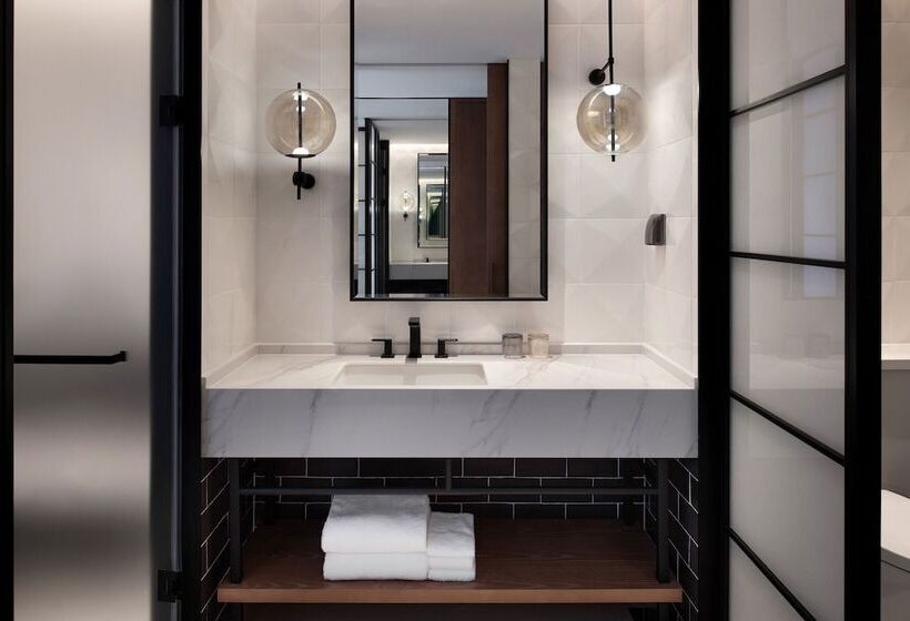 Номер Премиум Вид на Озеро, Sheraton Mianyang