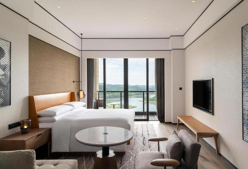 キングサイズベッドのクラブルーム, Sheraton Mianyang