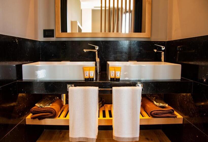 غرفة قياسية سرير كينج, Montalbera Wine Suites