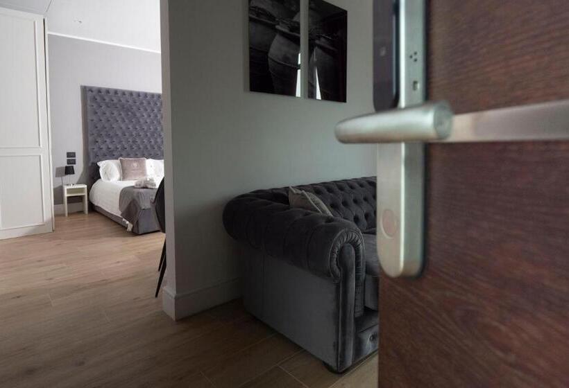 غرفة ديلوكس سرير كينج, Montalbera Wine Suites