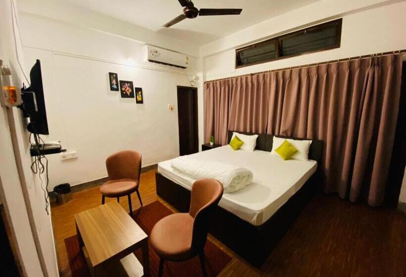 Camera Deluxe, Solace Garden