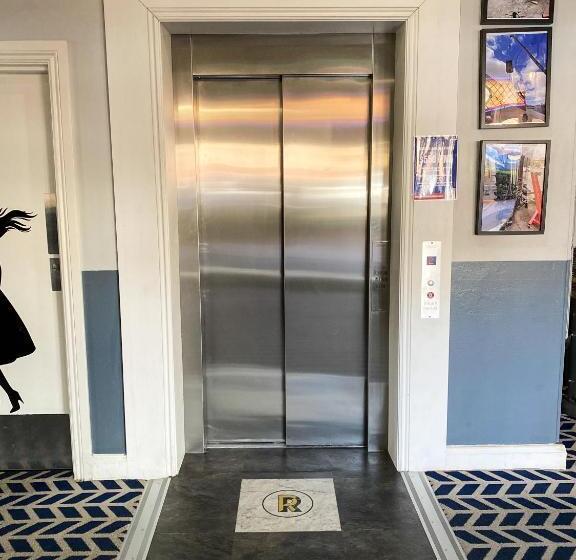 سوییت لوکس, Romano S Hotel & Suites Wagga Wagga