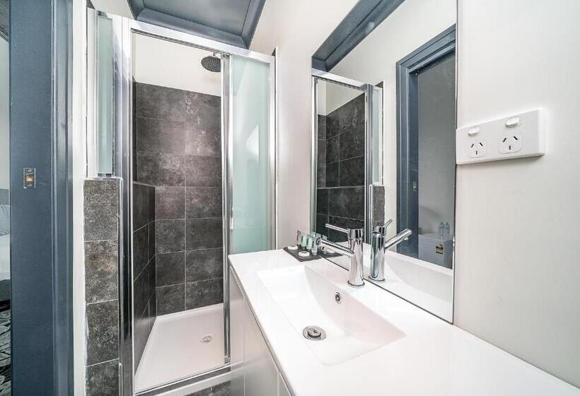 سوییت لوکس, Romano S Hotel & Suites Wagga Wagga