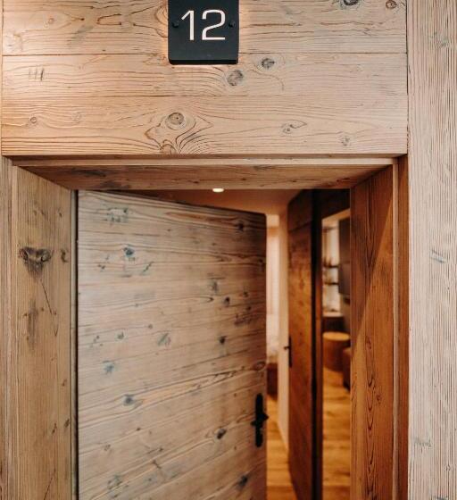 اتاق استاندارد, Johan