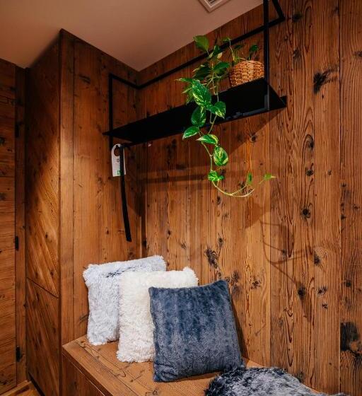 اتاق استاندارد, Johan